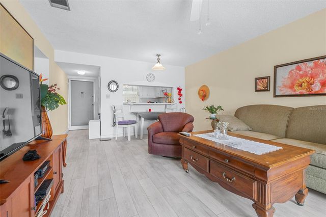 7701 STARKEY ROAD 528, Seminole, FL 33777