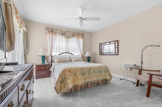 7701 STARKEY ROAD 528, Seminole, FL 33777