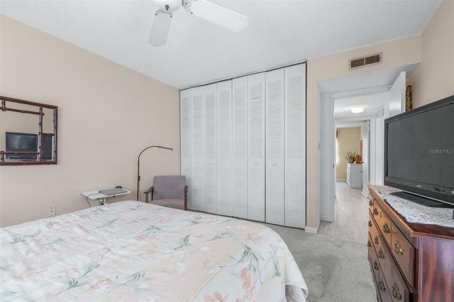 7701 STARKEY ROAD 528, Seminole, FL 33777