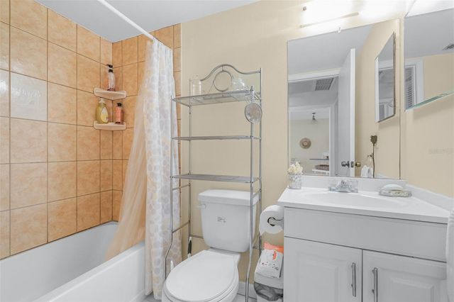 7701 STARKEY ROAD 528, Seminole, FL 33777