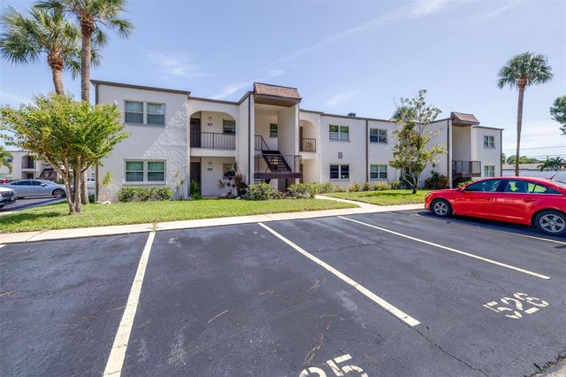 7701 STARKEY ROAD 528, Seminole, FL 33777