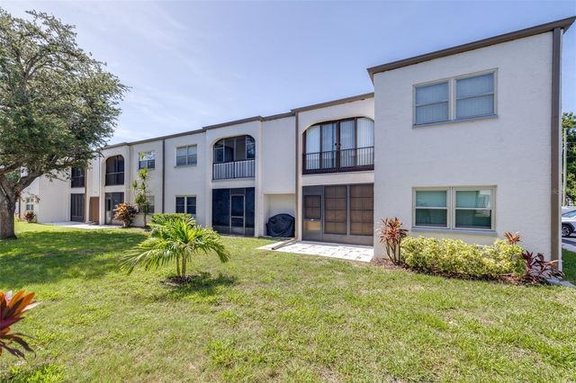 7701 STARKEY ROAD 528, Seminole, FL 33777