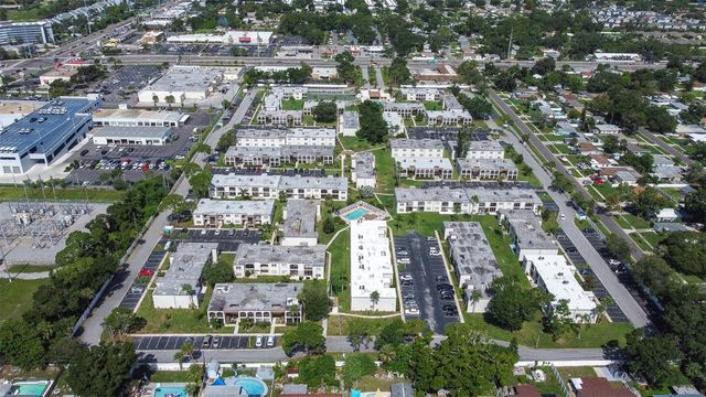 7701 STARKEY ROAD 528, Seminole, FL 33777