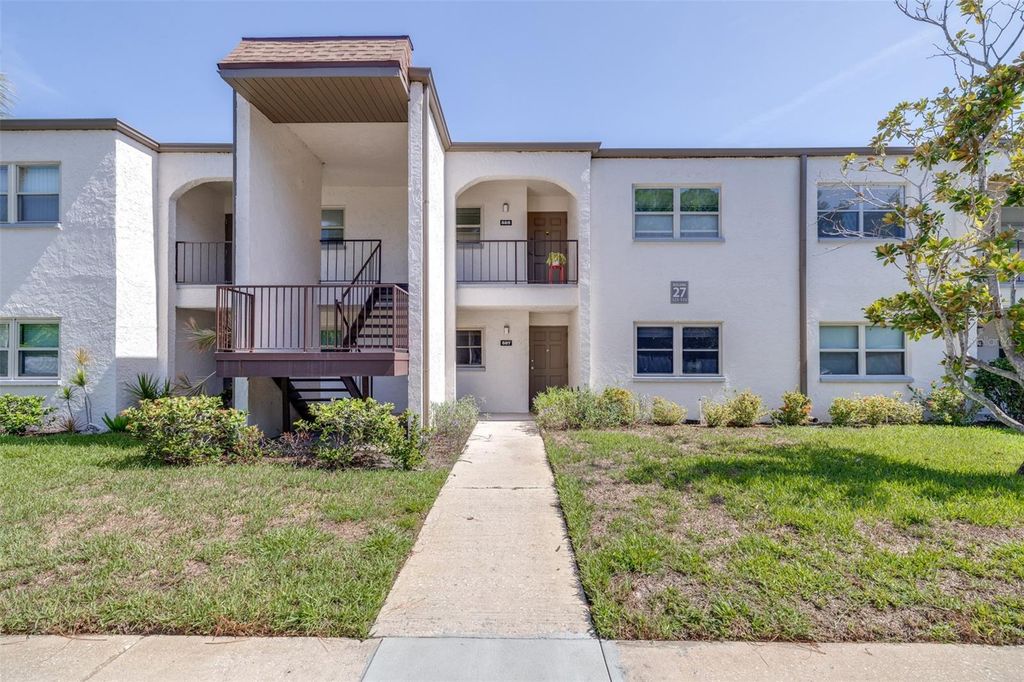 7701 STARKEY ROAD 528, Seminole, FL 33777