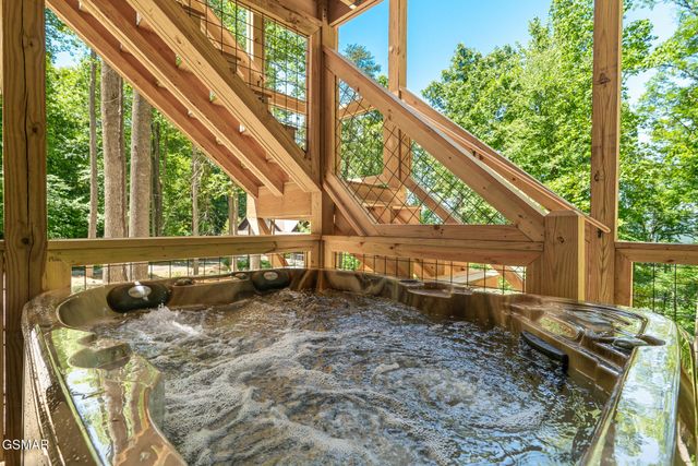 3307 Shagbark Hickory Ridge, Sevierville, TN 37862