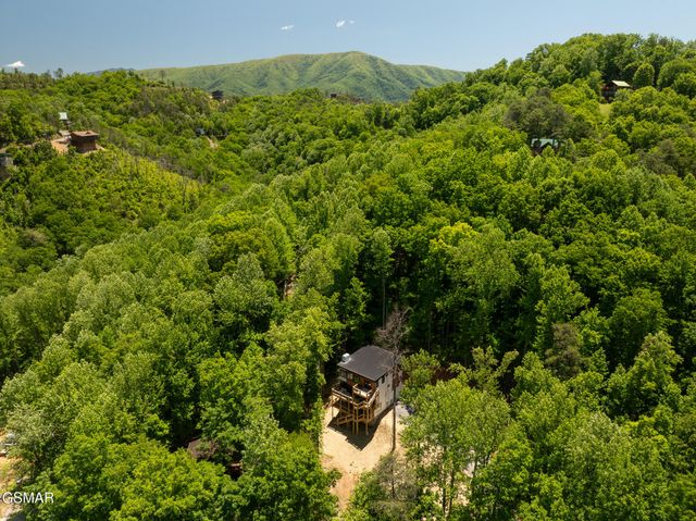 3307 Shagbark Hickory Ridge, Sevierville, TN 37862