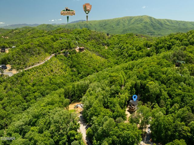 3307 Shagbark Hickory Ridge, Sevierville, TN 37862