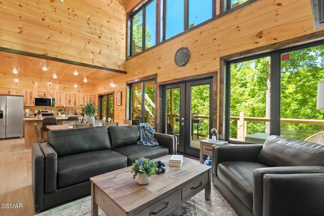 3307 Shagbark Hickory Ridge, Sevierville, TN 37862