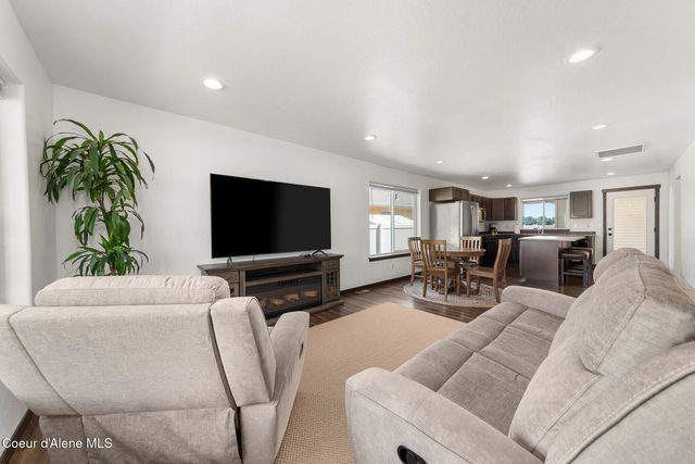 8724 N Spokane ST, Post Falls, ID 83854