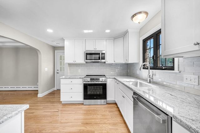 580 Parker St, East Longmeadow, MA 01028