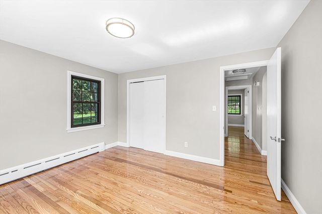 580 Parker St, East Longmeadow, MA 01028