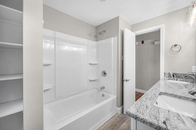 580 Parker St, East Longmeadow, MA 01028