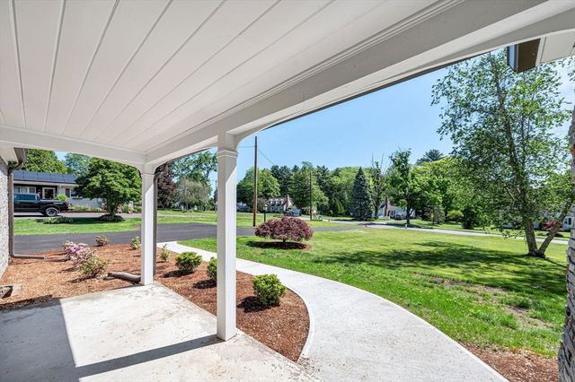 580 Parker St, East Longmeadow, MA 01028