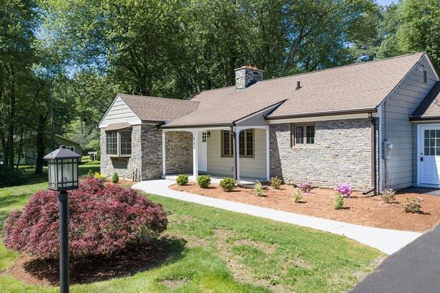 580 Parker St, East Longmeadow, MA 01028