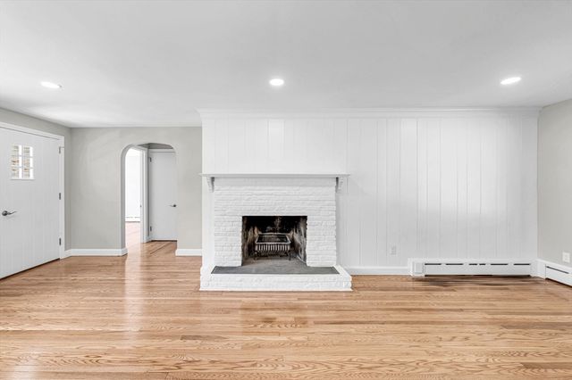 580 Parker St, East Longmeadow, MA 01028