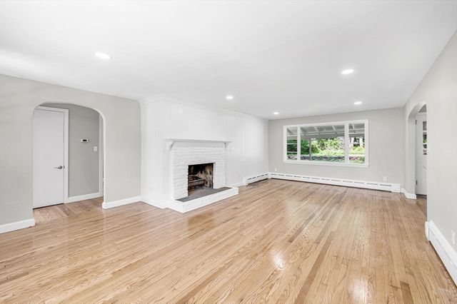 580 Parker St, East Longmeadow, MA 01028