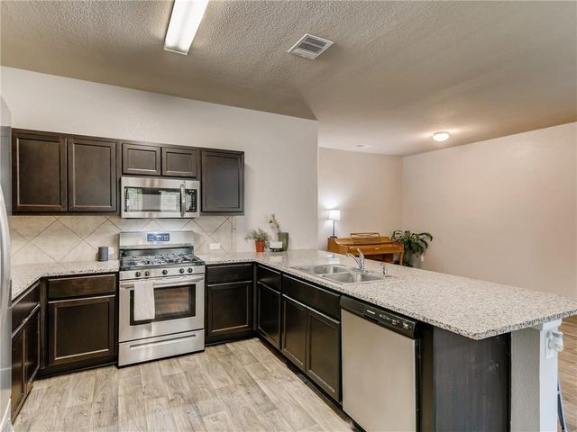 471 Cibolo Creek DR, Kyle, TX 78640