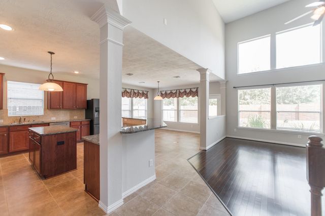 9402 Empress Crossing Drive, Spring, TX 77379