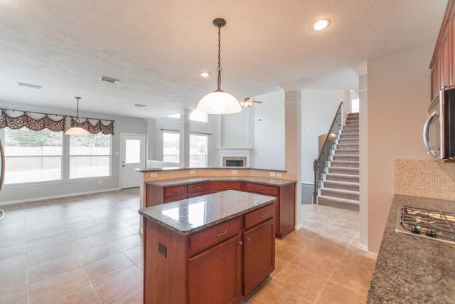 9402 Empress Crossing Drive, Spring, TX 77379