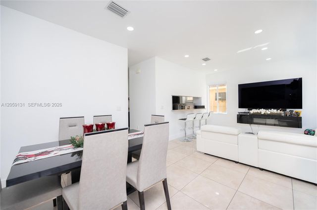 1046 NE 17th Ter, Homestead, FL 33033