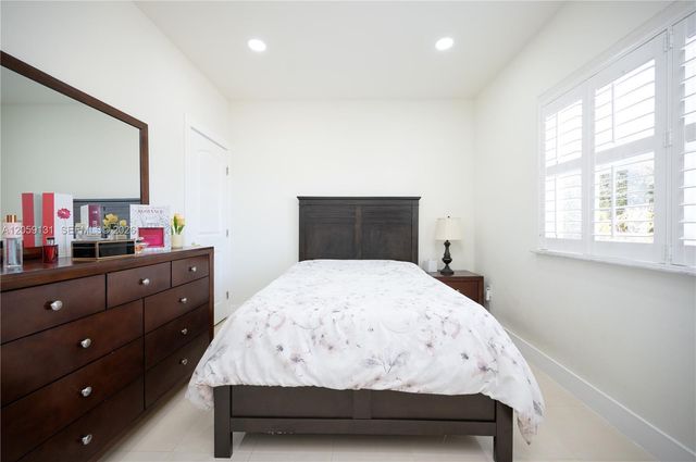 1046 NE 17th Ter, Homestead, FL 33033