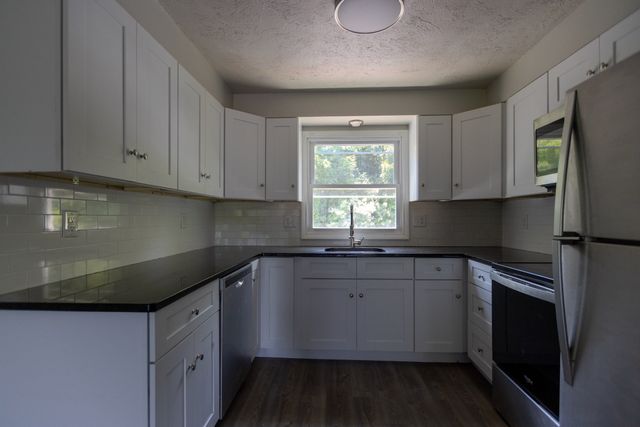 283 Privilege St 6, Woonsocket, RI 02895