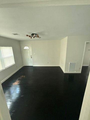 5950 Southville Street, Houston, TX 77033