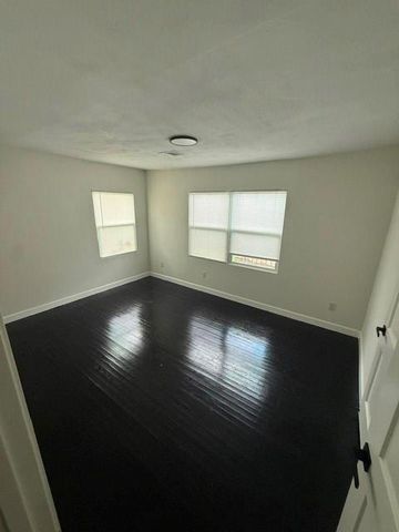 5950 Southville Street, Houston, TX 77033