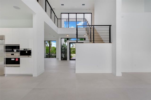 16492 S Botaniko Drive S, Weston, FL 33326