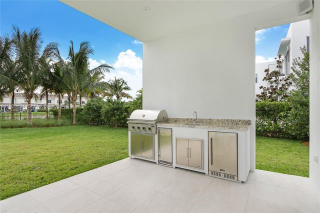 16492 S Botaniko Drive S, Weston, FL 33326