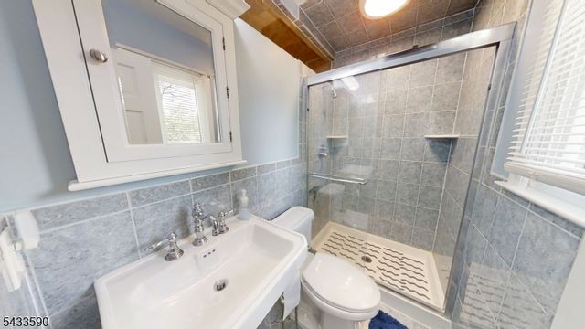 4 Meade Ct, Piscataway Twp., NJ 08854