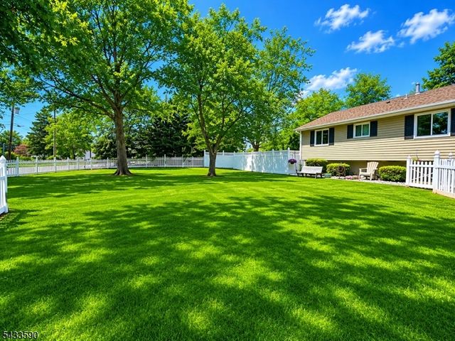 4 Meade Ct, Piscataway Twp., NJ 08854