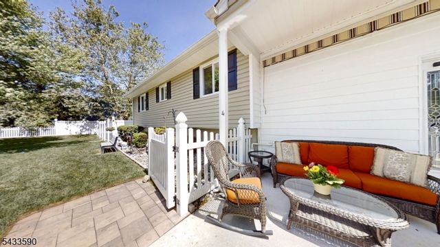 4 Meade Ct, Piscataway Twp., NJ 08854