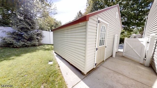 4 Meade Ct, Piscataway Twp., NJ 08854