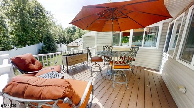 4 Meade Ct, Piscataway Twp., NJ 08854