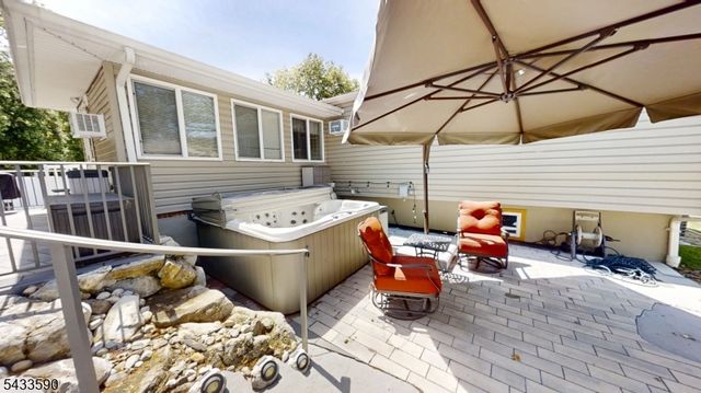 4 Meade Ct, Piscataway Twp., NJ 08854