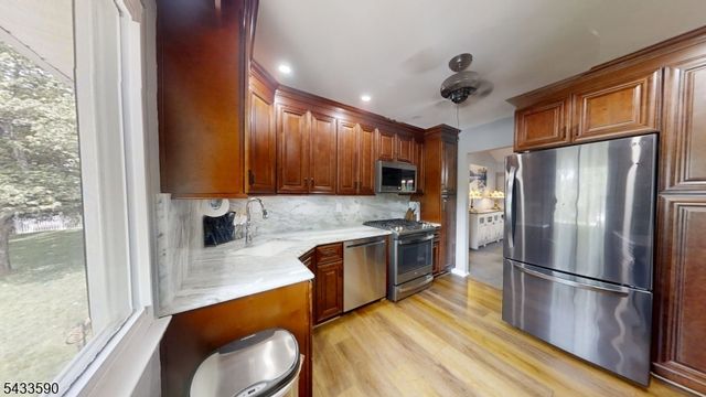 4 Meade Ct, Piscataway Twp., NJ 08854
