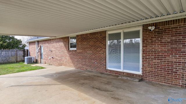 301 Crutcher Circle, Athens, AL 35611