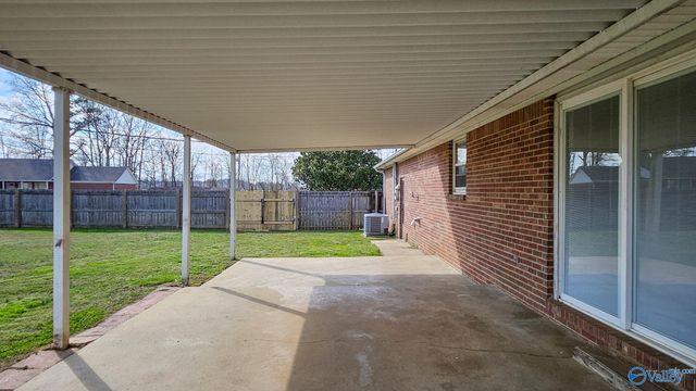 301 Crutcher Circle, Athens, AL 35611