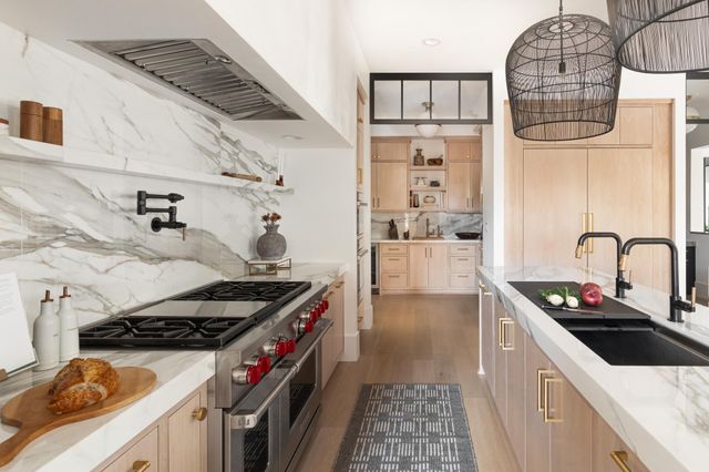 1150 La Salle Street, Wayzata, MN 55391