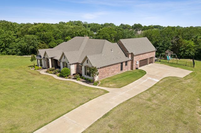 301 Harrison Circle, Van Alstyne, TX 75495