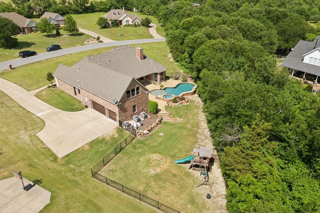 301 Harrison Circle, Van Alstyne, TX 75495
