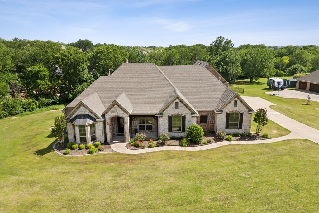 301 Harrison Circle, Van Alstyne, TX 75495