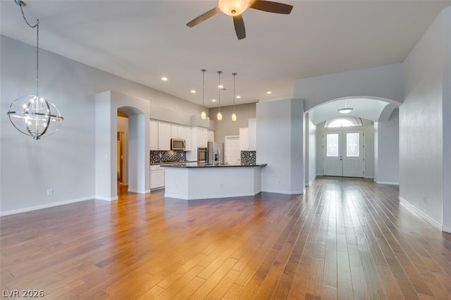 2042 Poetry Avenue, Henderson, NV 89052