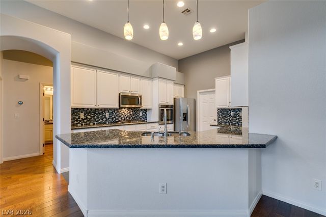 2042 Poetry Avenue, Henderson, NV 89052