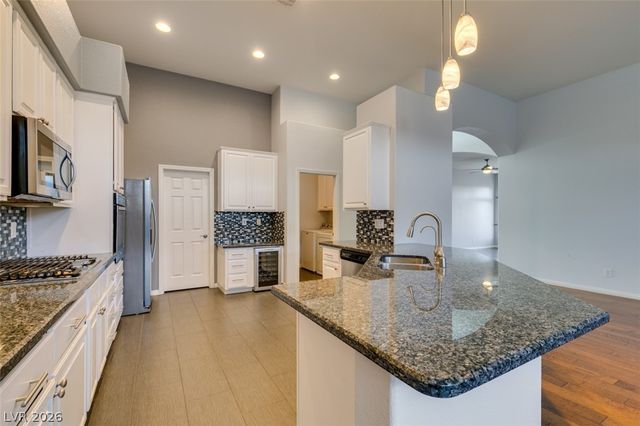 2042 Poetry Avenue, Henderson, NV 89052