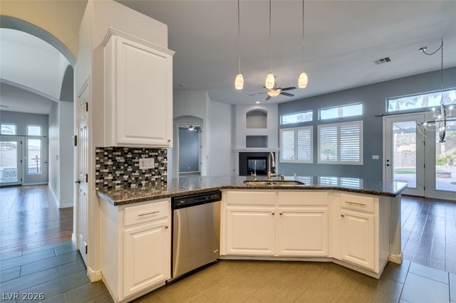 2042 Poetry Avenue, Henderson, NV 89052