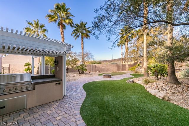 2042 Poetry Avenue, Henderson, NV 89052