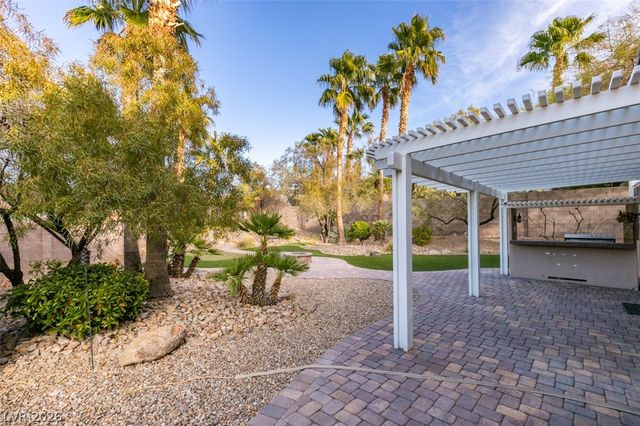 2042 Poetry Avenue, Henderson, NV 89052