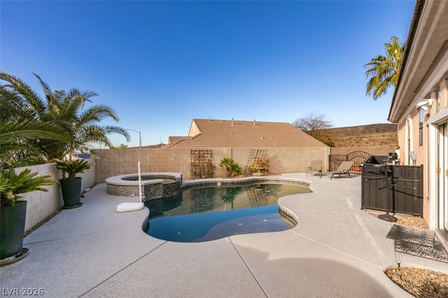 2042 Poetry Avenue, Henderson, NV 89052